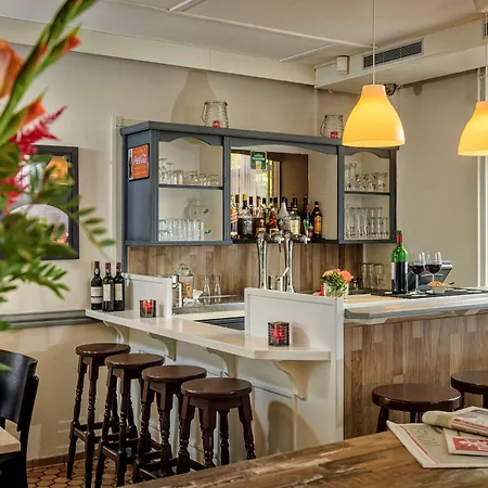 斯海尔托亨博斯钟楼酒店及餐厅 酒店 3*
