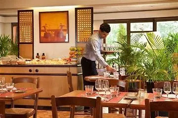 斯海尔托亨博斯钟楼酒店及餐厅 3* 登博斯