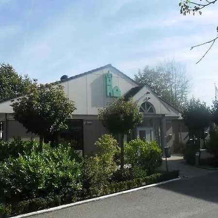 斯海尔托亨博斯钟楼酒店及餐厅 3*