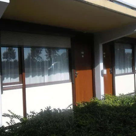 酒店 斯海尔托亨博斯钟楼酒店及餐厅 3*