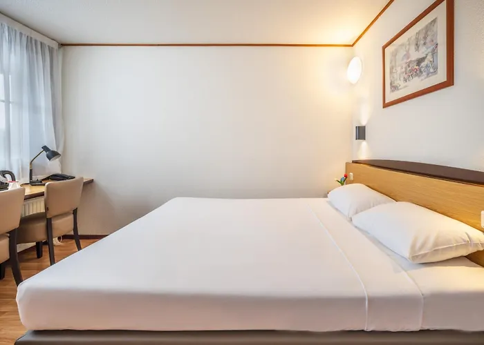 Hotel Campanile & Restaurant 's Hertogenbosch 3*