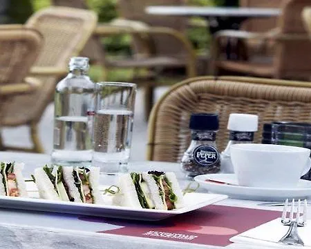 Hotel Campanile & Restaurant 's Hertogenbosch 3*