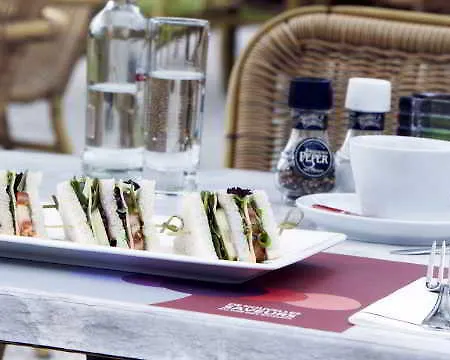 Campanile & Restaurant 's Hertogenbosch Отель 3*