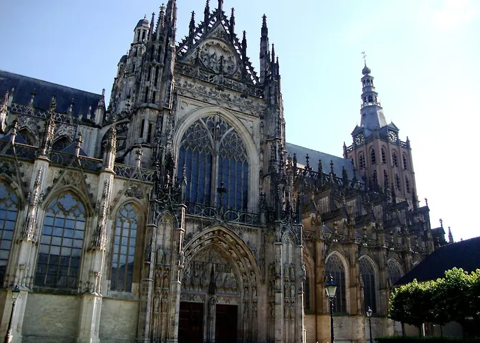 מלון Campanile & Restaurant 's Hertogenbosch דן בוש