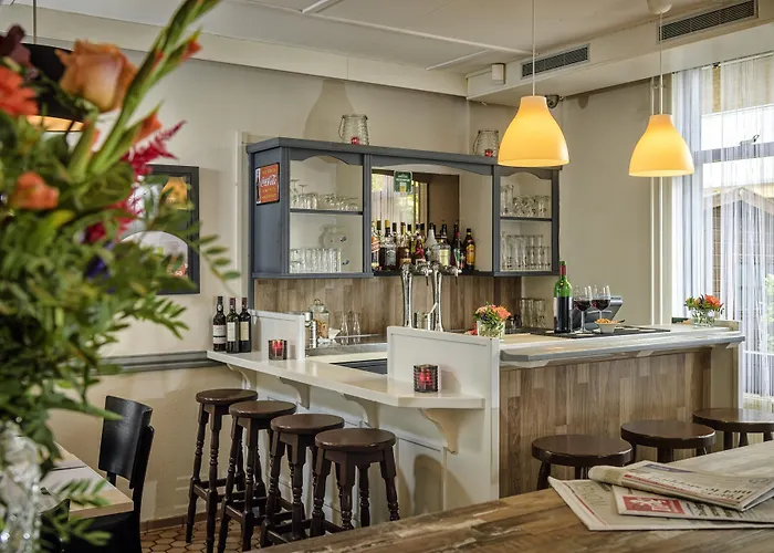 מלון Campanile & Restaurant 's Hertogenbosch 3*