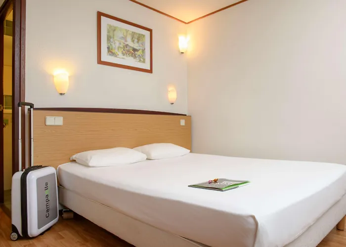 Campanile & Restaurant 's Hertogenbosch מלון 3*