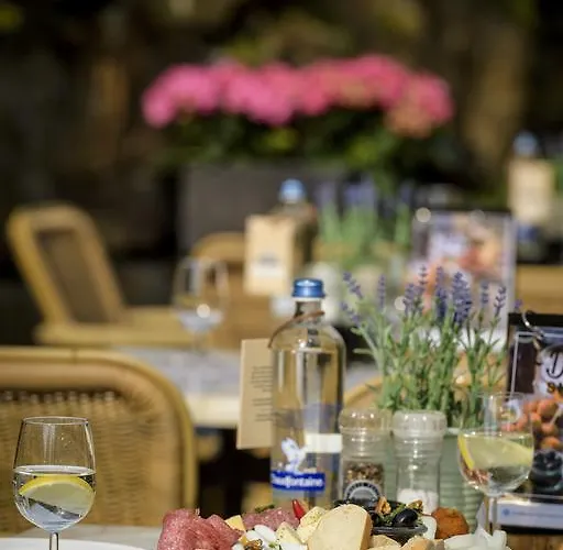 מלון Campanile & Restaurant 's Hertogenbosch