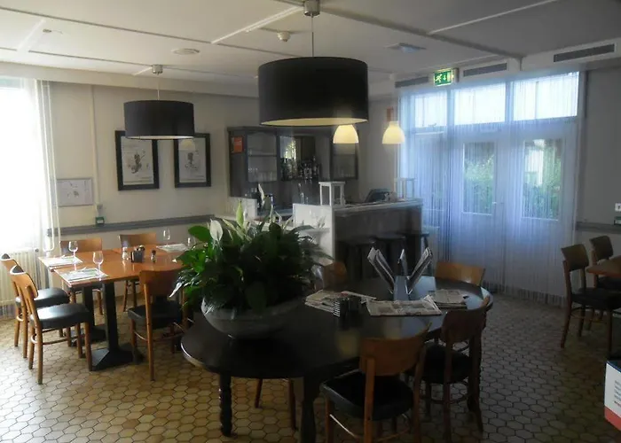 Campanile & Restaurant 's Hertogenbosch מלון דן בוש